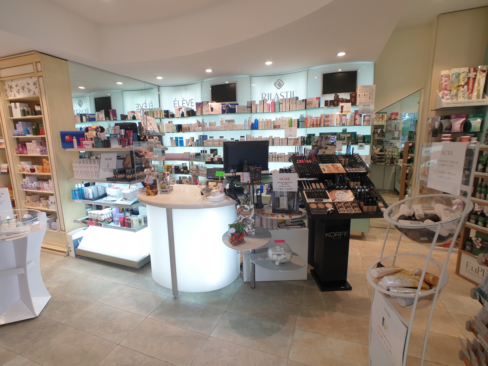 Laboratorio galenico: preparazioni magistrali e officinali — galleria 03 — Farmacia Zuccari, Castel Ritaldi