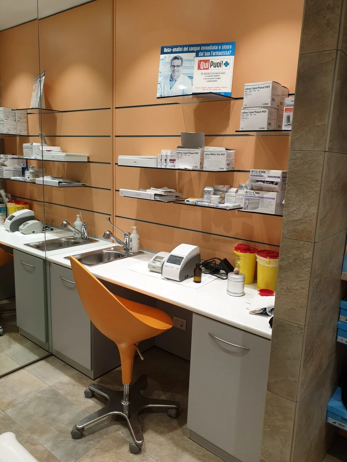 Autoanalisi del sangue in farmacia